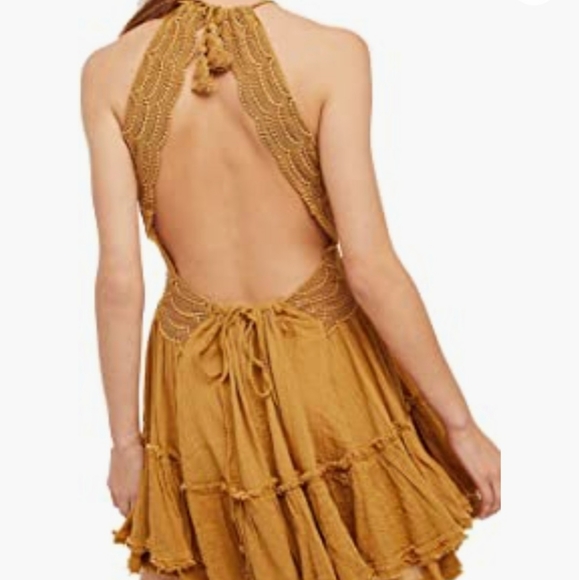 Backless dress - Picture 2 of 4